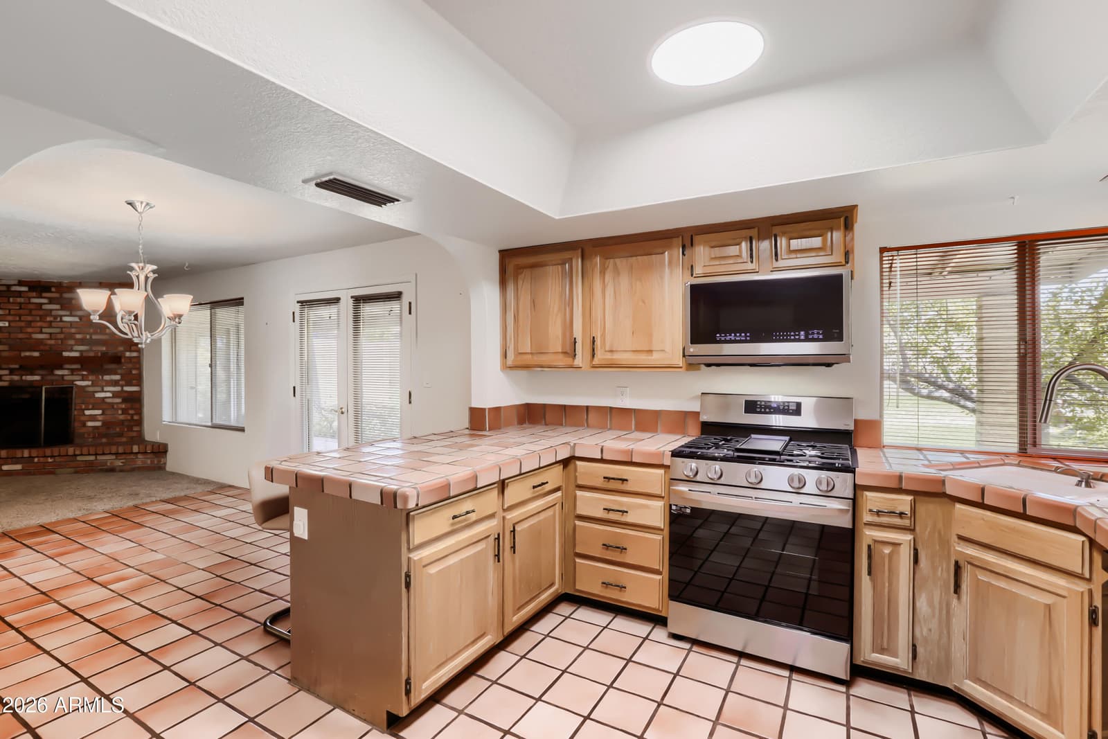 864 E PARADISE Lane, Phoenix, AZ 85022 — photo 11 of 29