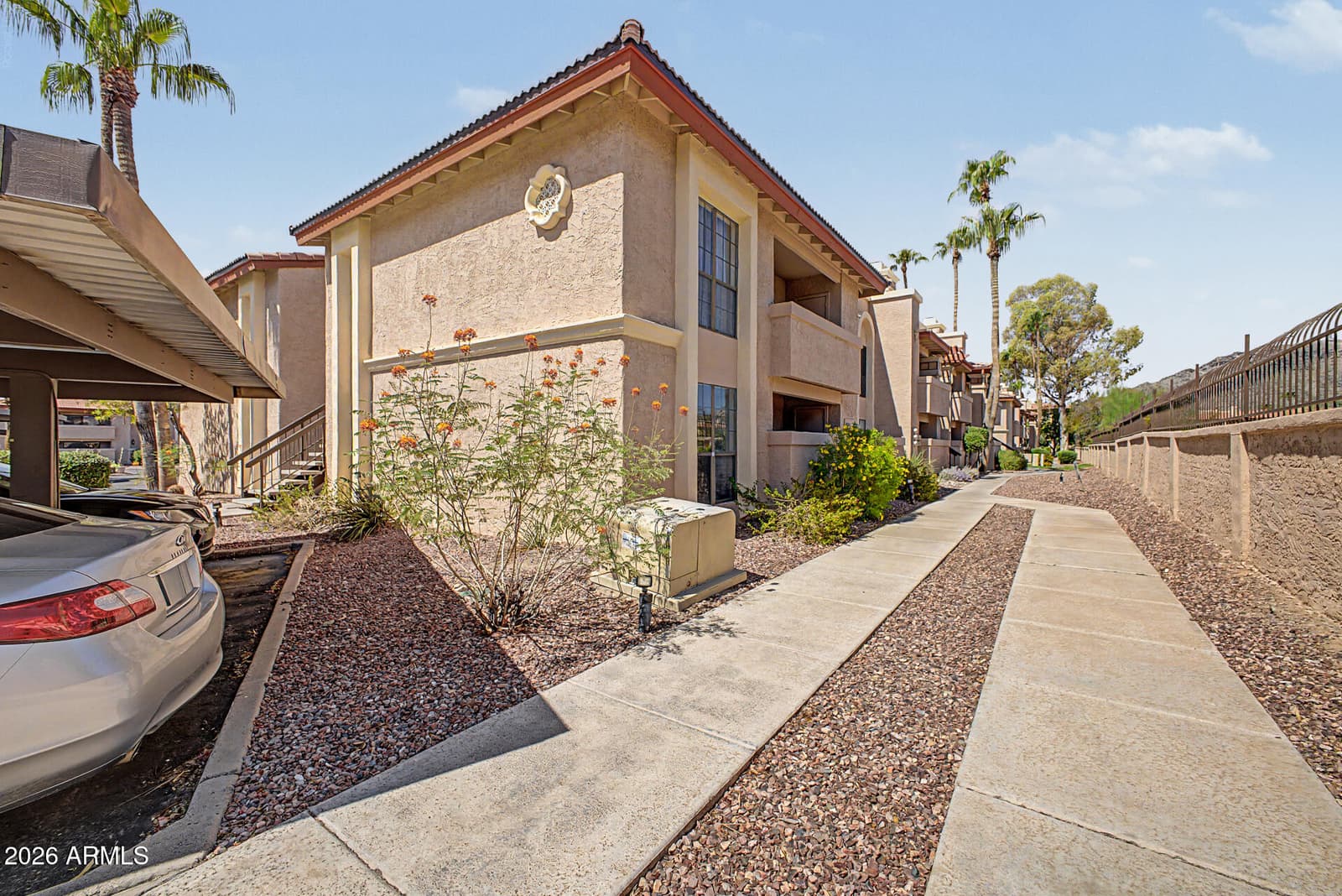10410 N CAVE CREEK Road 1009, Phoenix, AZ 85020 — photo 2 of 40