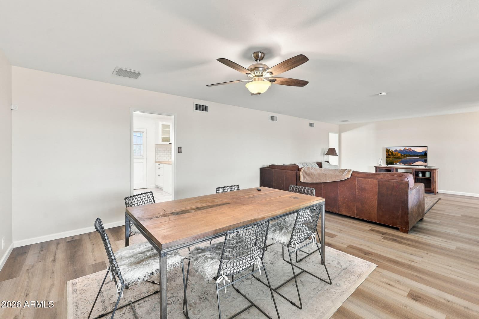 1202 E NORTHVIEW Avenue, Phoenix, AZ 85020 — photo 5 of 26