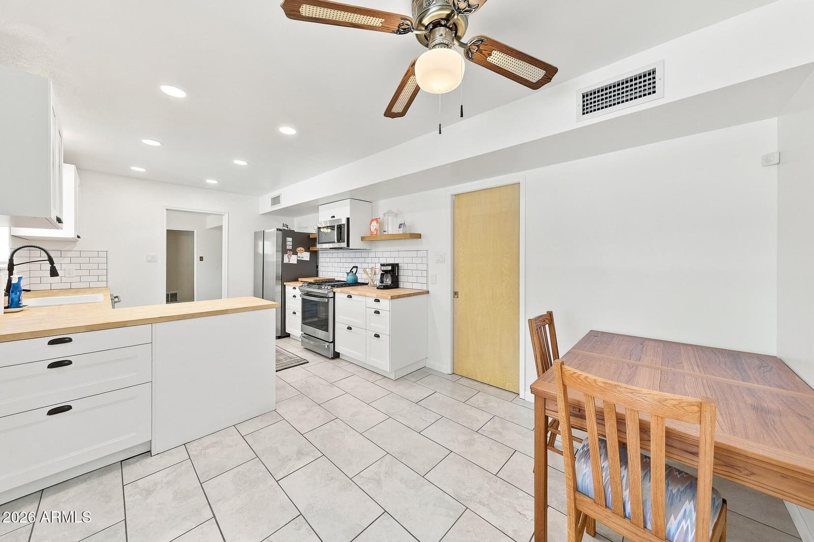1202 E NORTHVIEW Avenue, Phoenix, AZ 85020 — photo 11 of 26