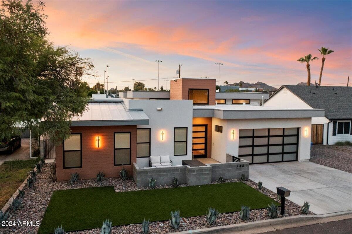 744 E MYRTLE Avenue, Phoenix, AZ 85020 — photo 42 of 43