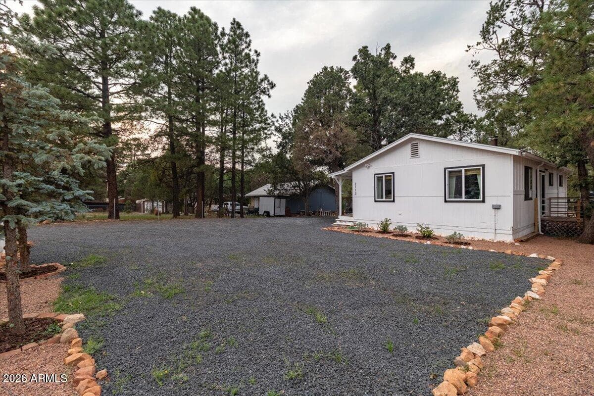 2112 BLUEJAY Road, Overgaard, AZ 85933 — photo 4 of 42