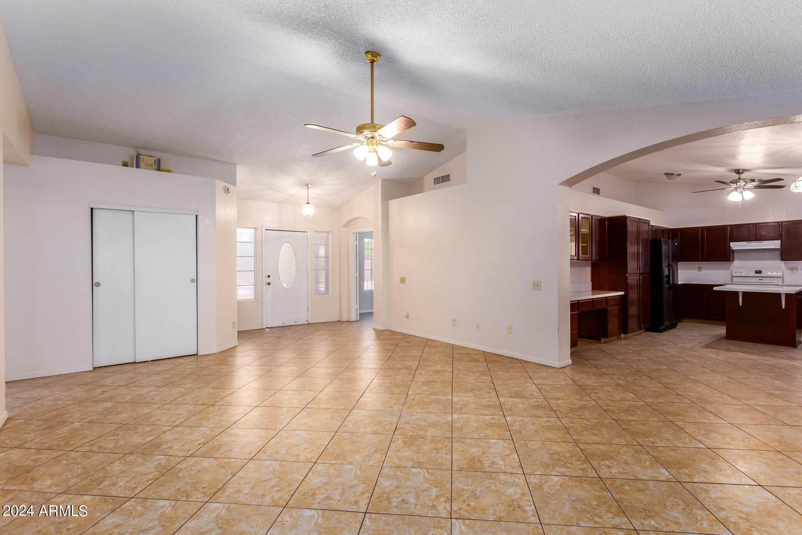 8591 W OREGON Avenue, Glendale, AZ 85305 — photo 10 of 32