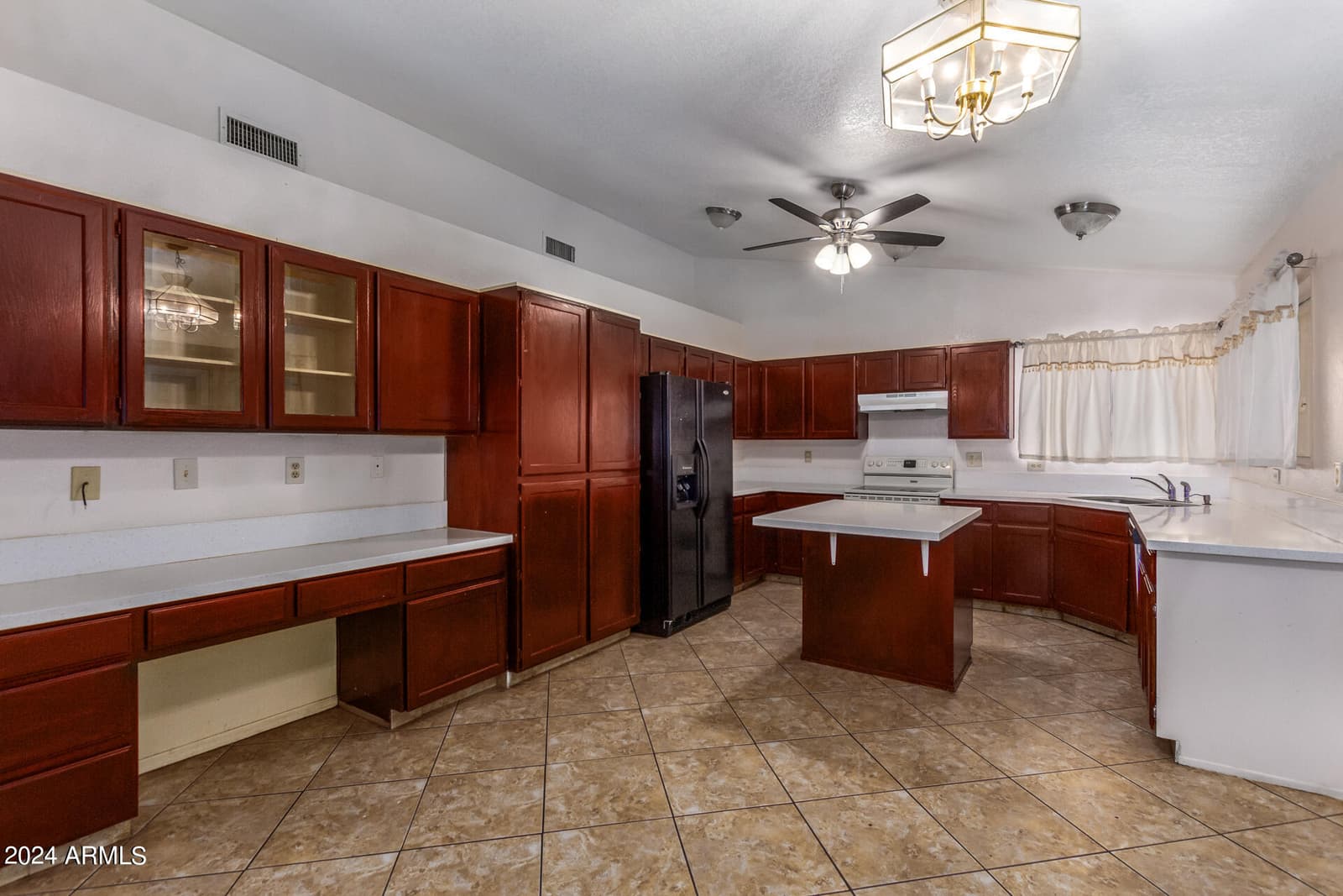 8591 W OREGON Avenue, Glendale, AZ 85305 — photo 12 of 32