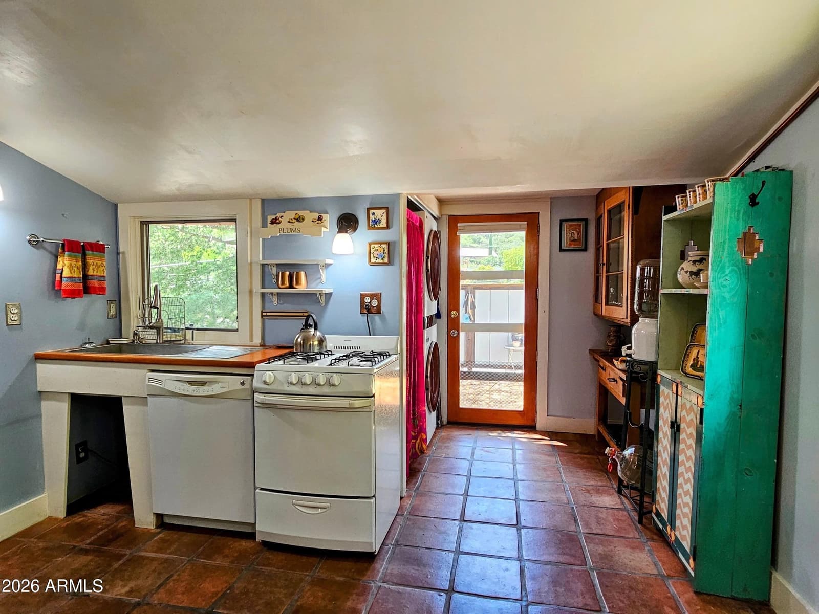 433 GARDEN Avenue, Bisbee, AZ 85603 — photo 13 of 30
