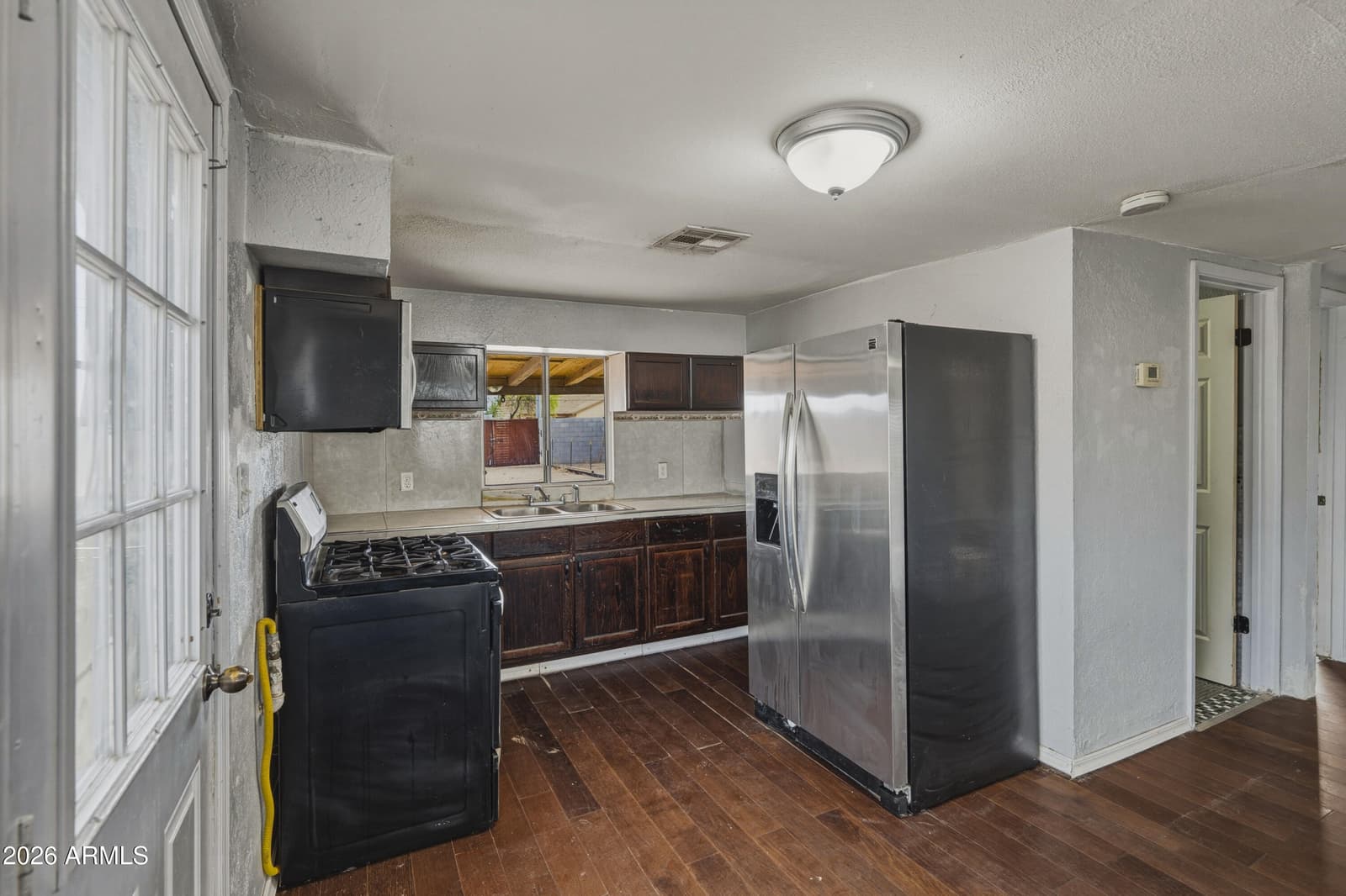 318 W 3RD Avenue, Casa Grande, AZ 85122 — photo 3 of 19