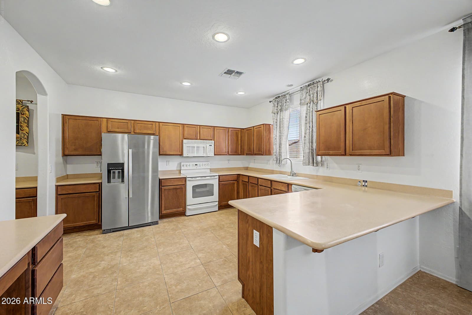 1536 E CHAPARRAL Place, Casa Grande, AZ 85122 — photo 11 of 33