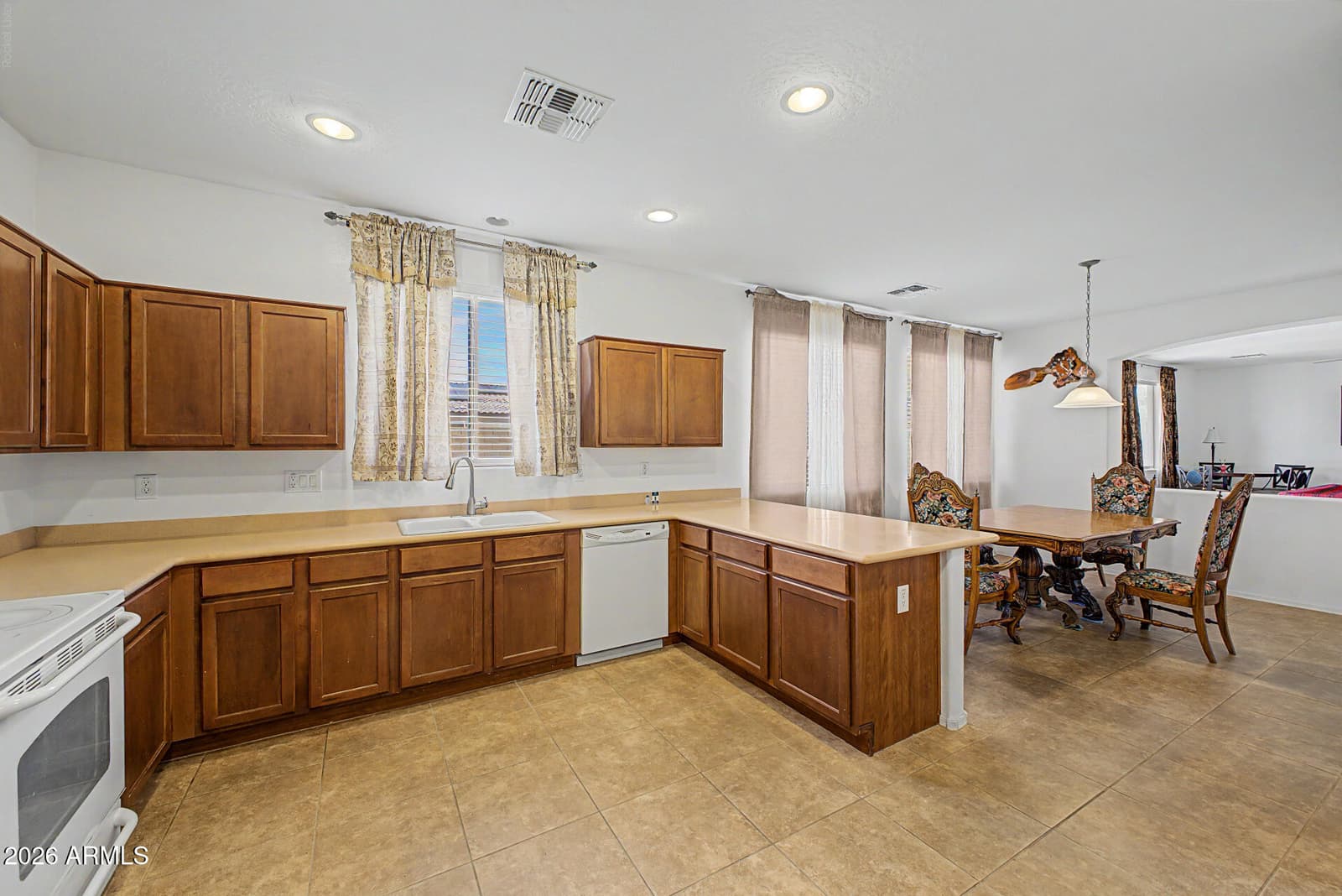 1536 E CHAPARRAL Place, Casa Grande, AZ 85122 — photo 13 of 33