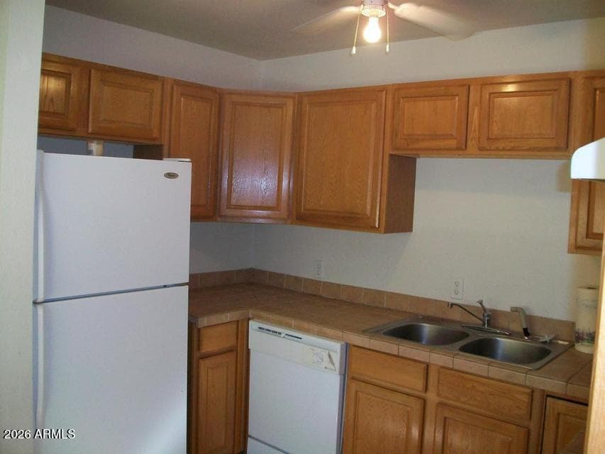 2911 W ALICE Avenue, Phoenix, AZ 85051 — photo 2 of 19