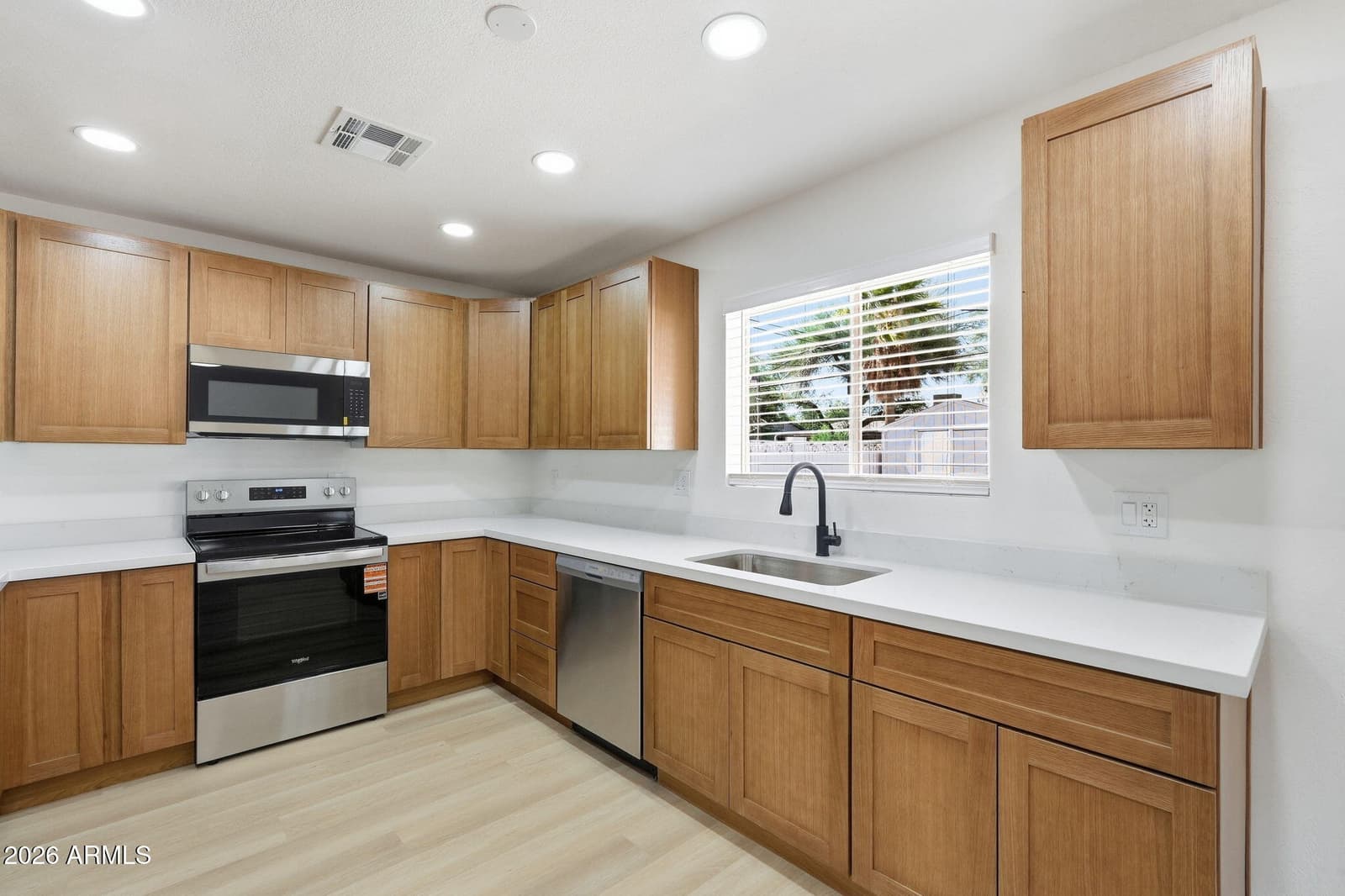 228 W 18TH Avenue, Apache Junction, AZ 85120 — photo 14 of 35