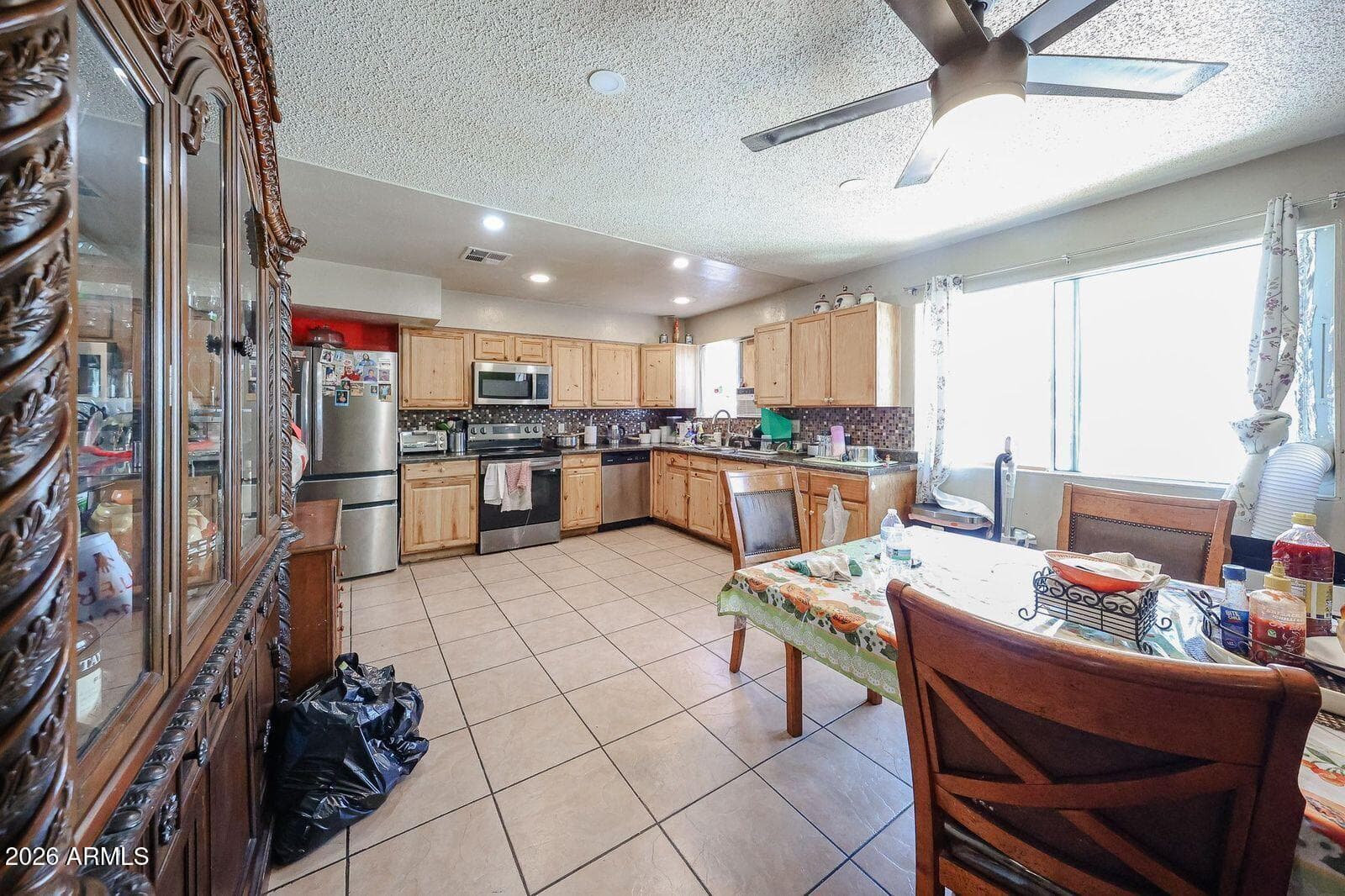 6014 W PINCHOT Avenue, Phoenix, AZ 85033 — photo 5 of 17