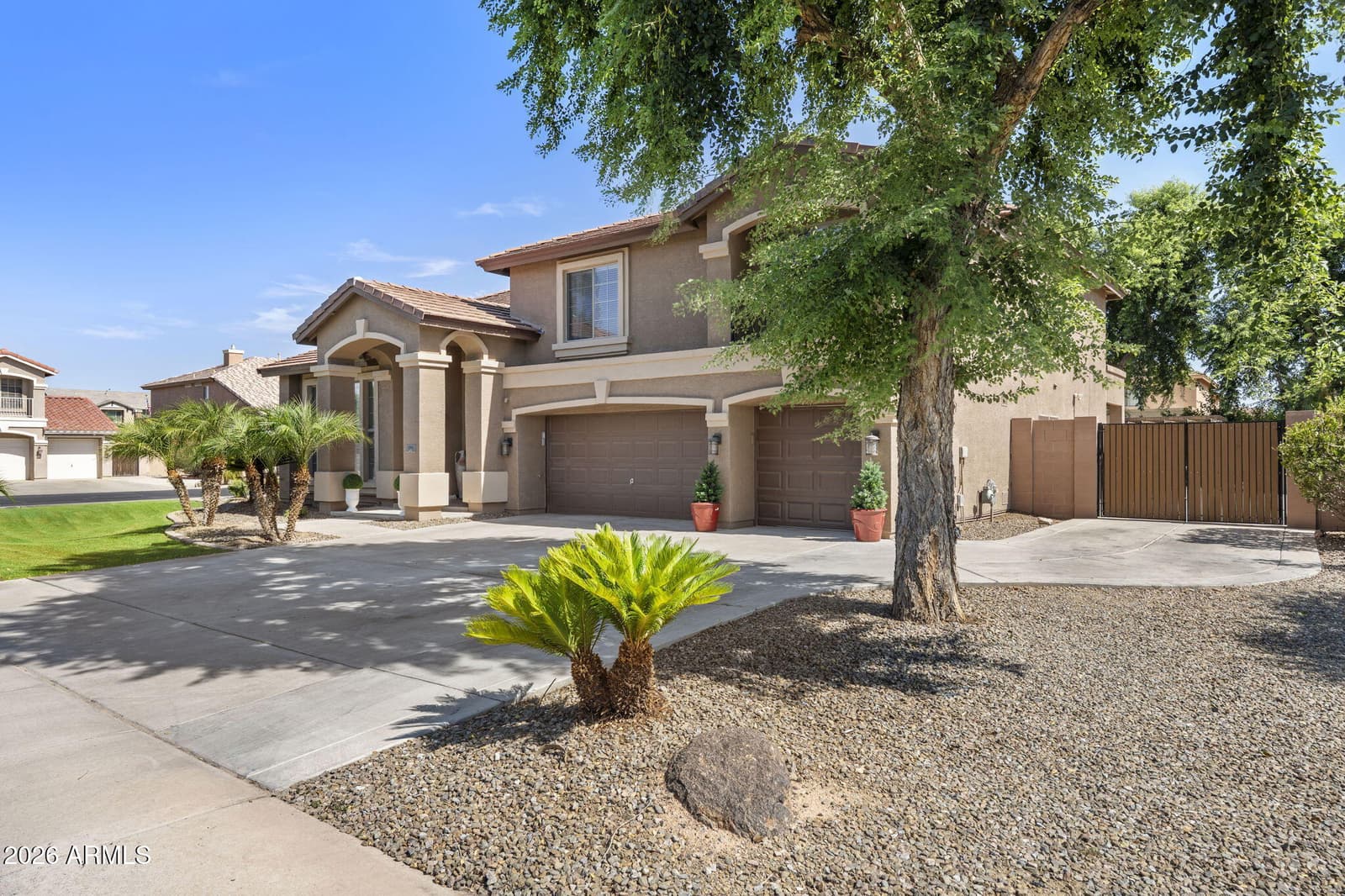 1711 E HORSESHOE Drive, Chandler, AZ 85249 — photo 3 of 75