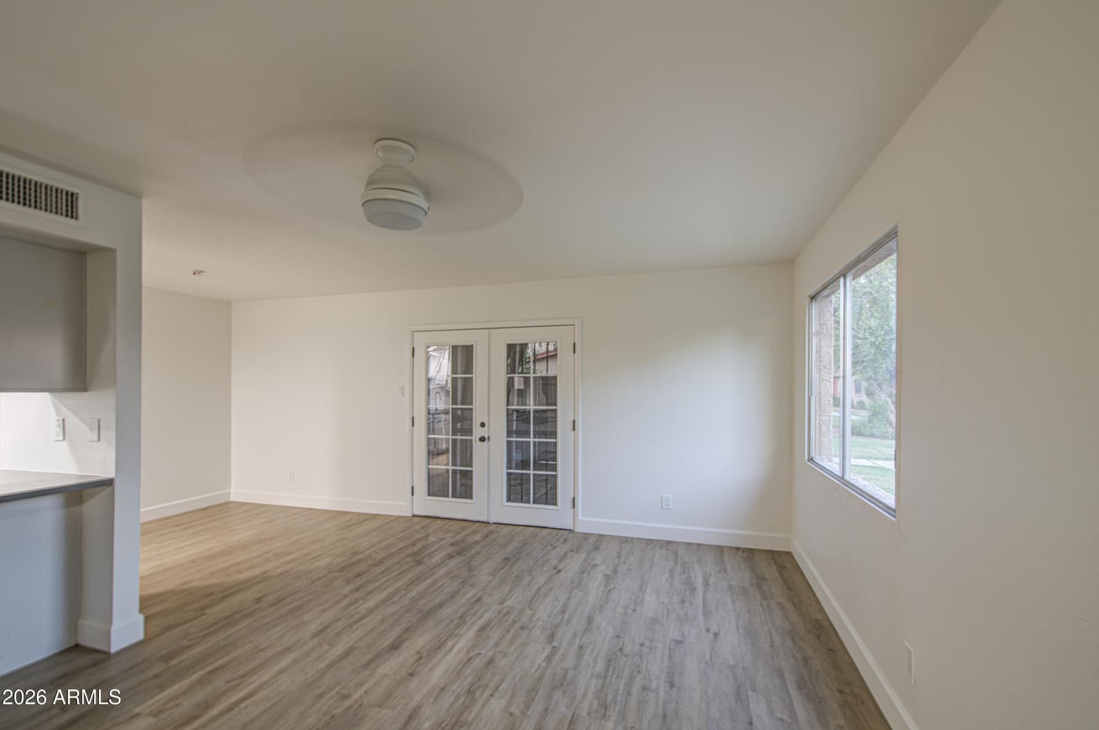 4103 W WONDERVIEW Road, Phoenix, AZ 85019 — photo 7 of 22