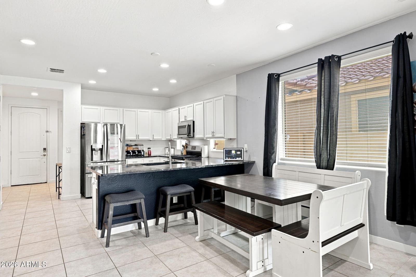 2208 W DUNBAR Drive, Phoenix, AZ 85041 — photo 10 of 34