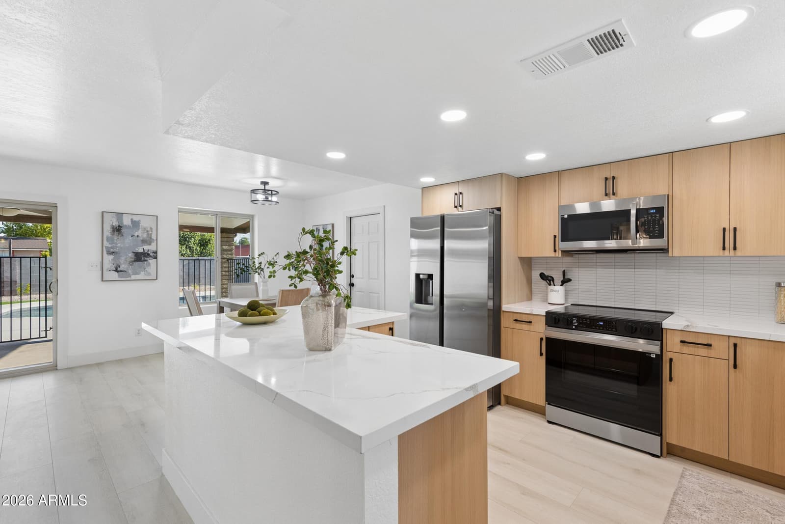 1727 E DIAMOND Avenue, Mesa, AZ 85204 — photo 4 of 44