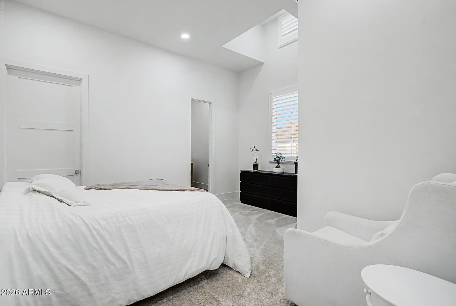 718 S Pandora Drive, Gilbert, AZ 85296 — photo 12 of 47