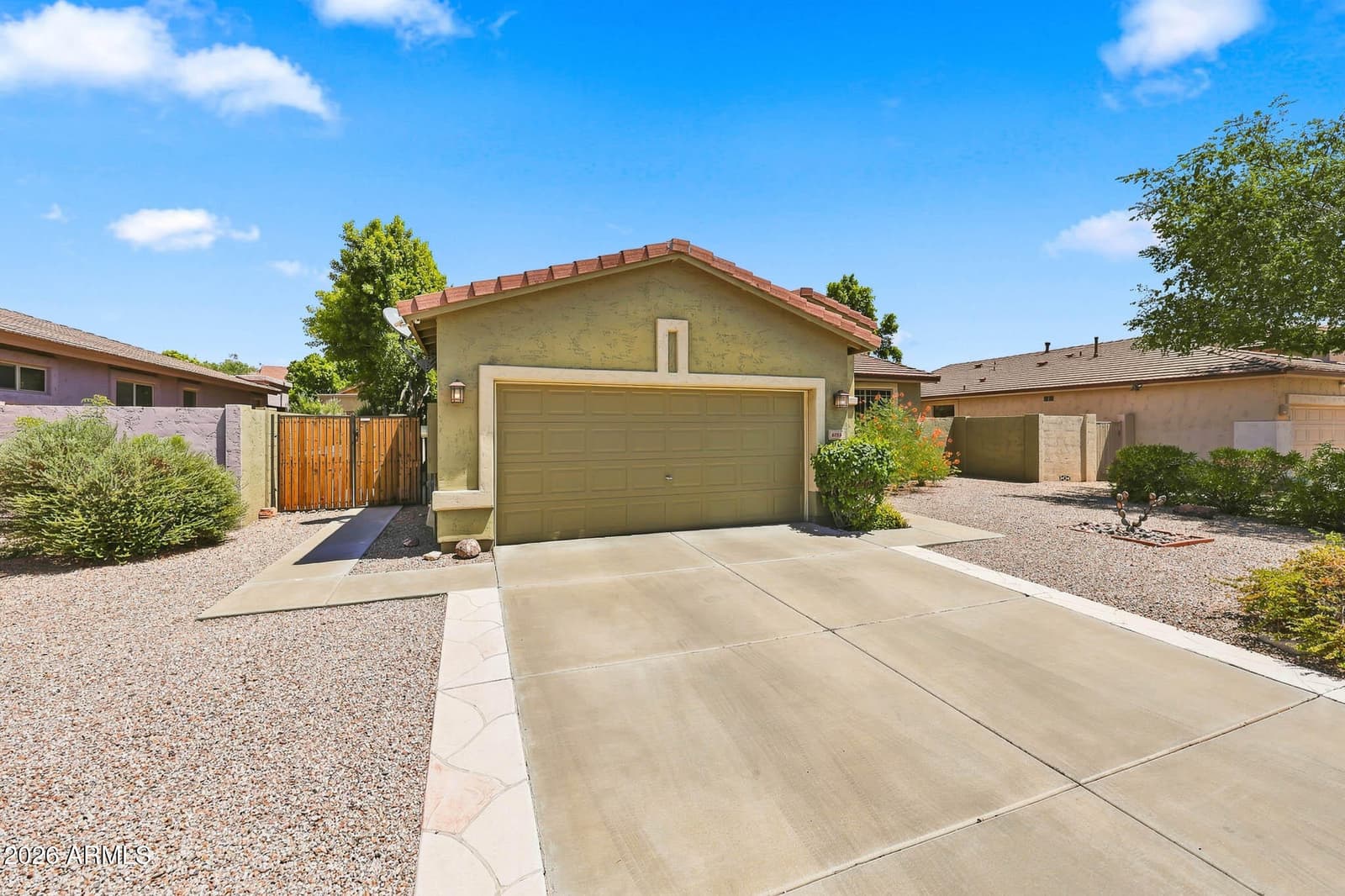 6186 W WIKIEUP Lane, Glendale, AZ 85308 — photo 2 of 48