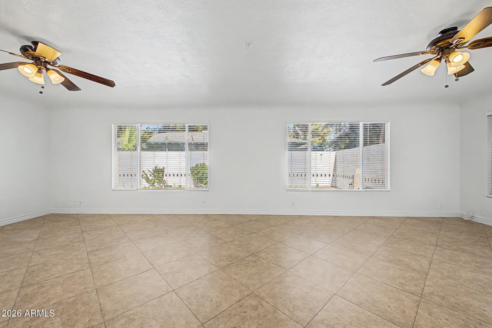 530 E ROSE Lane, Phoenix, AZ 85012 — photo 12 of 50