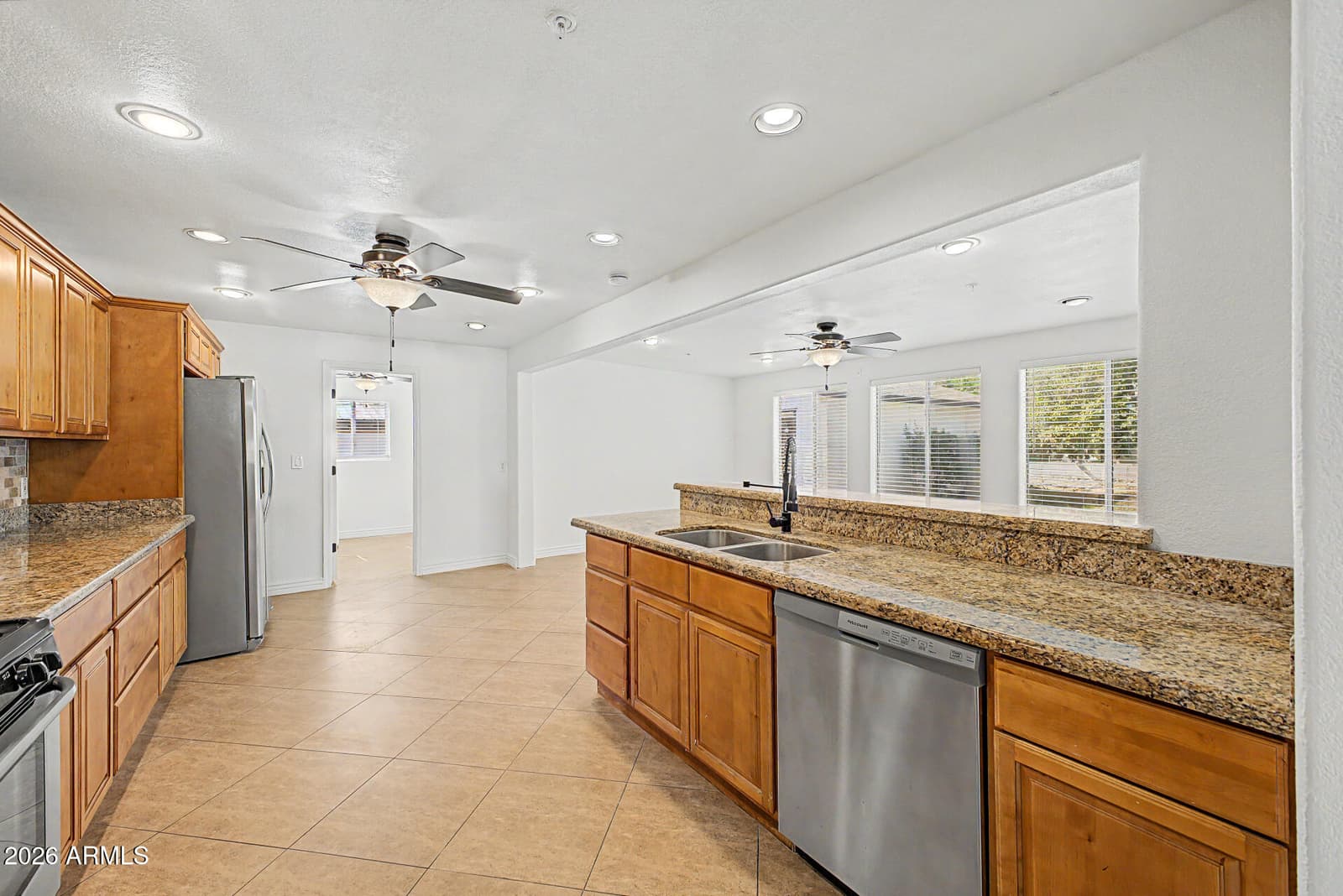 530 E ROSE Lane, Phoenix, AZ 85012 — photo 15 of 50