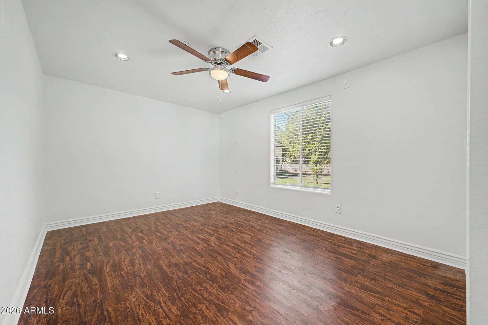 530 E ROSE Lane, Phoenix, AZ 85012 — photo 20 of 50