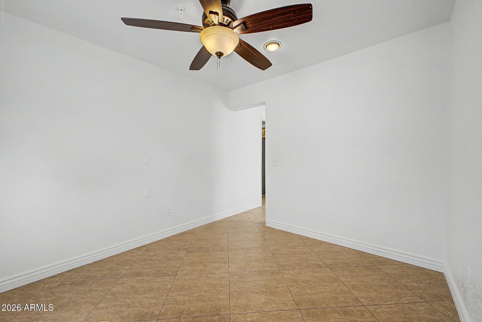 530 E ROSE Lane, Phoenix, AZ 85012 — photo 32 of 50