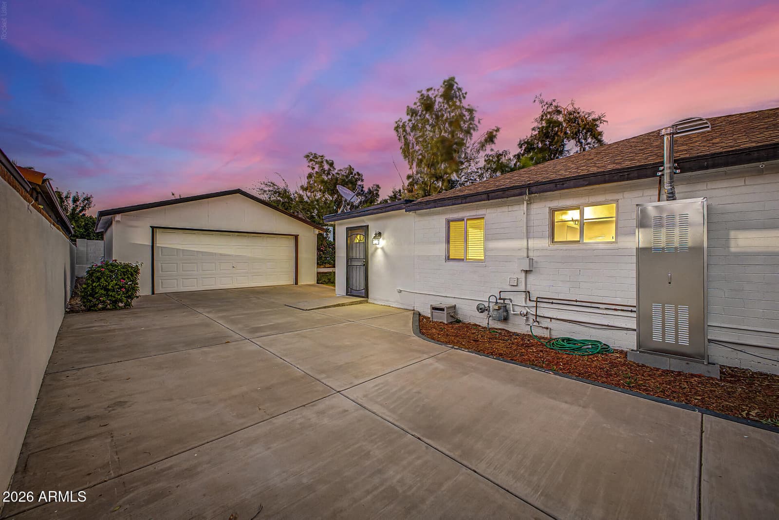530 E ROSE Lane, Phoenix, AZ 85012 — photo 36 of 50