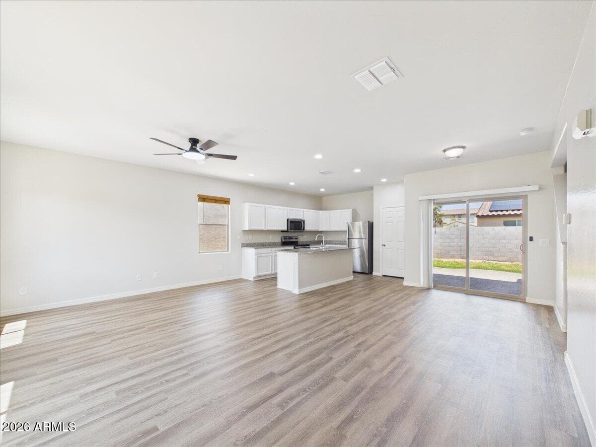 810 W RAYMOND Street, Coolidge, AZ 85128 — photo 4 of 37