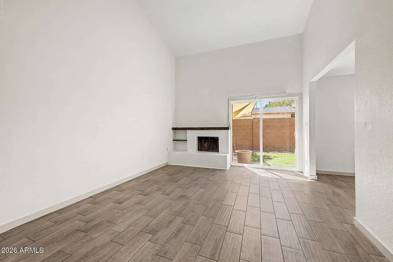 2202 W GLENROSA Avenue 9, Phoenix, AZ 85015 — photo 6 of 37