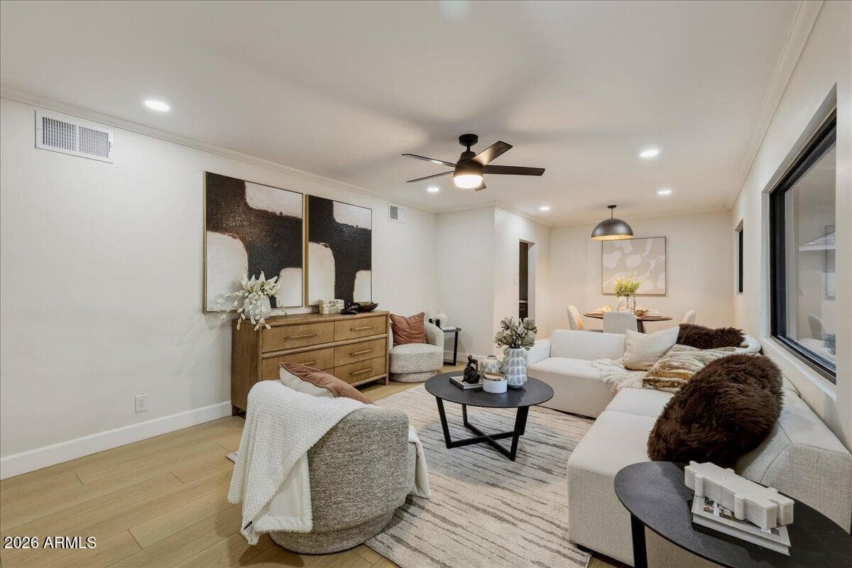 2038 E Cheery Lynne Road, Phoenix, AZ 85016 — photo 8 of 37