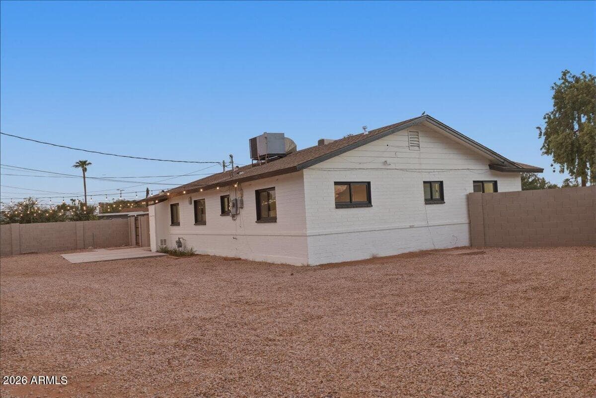 2038 E Cheery Lynne Road, Phoenix, AZ 85016 — photo 33 of 37