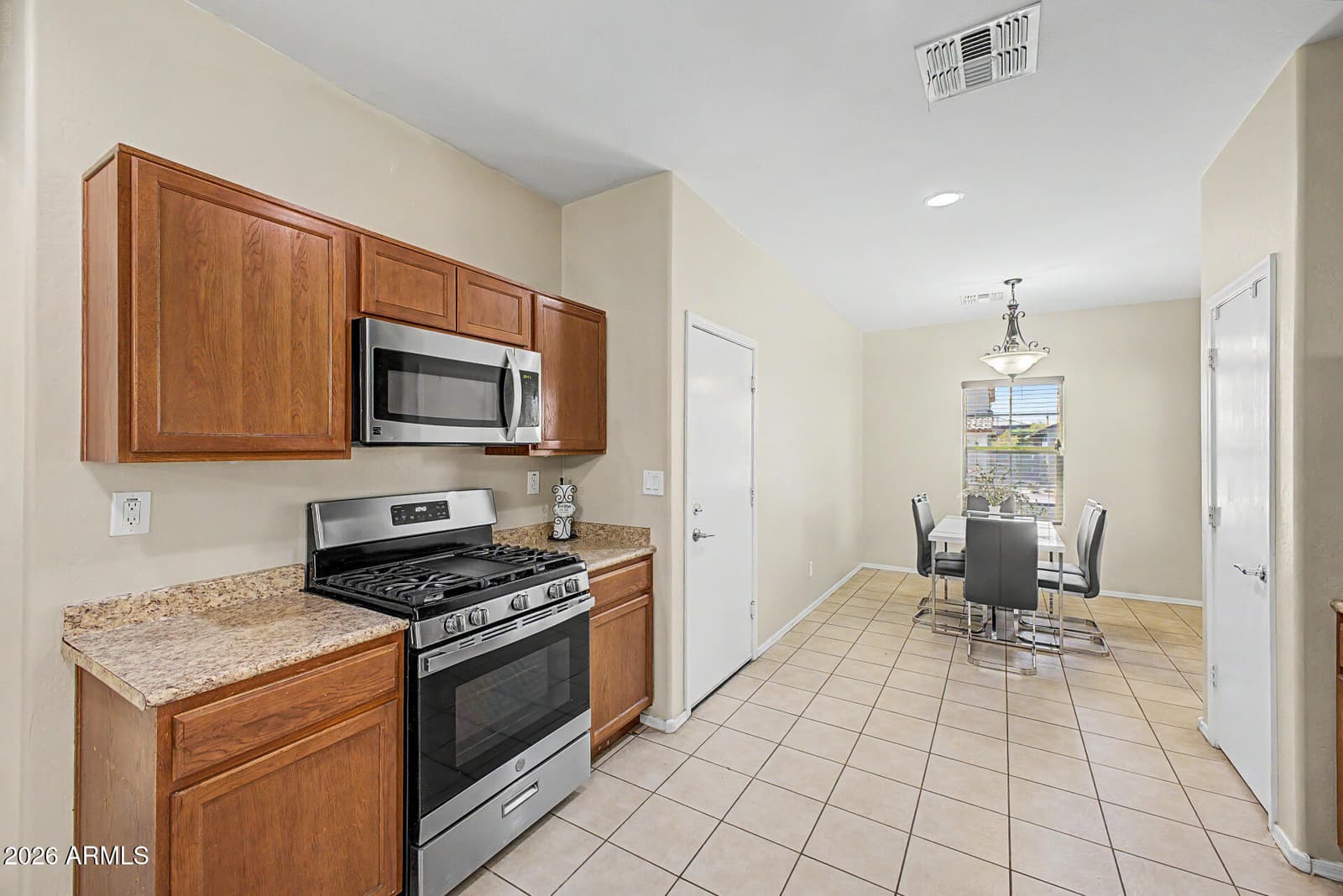 10800 W COTTONTAIL Lane, Peoria, AZ 85383 — photo 8 of 34