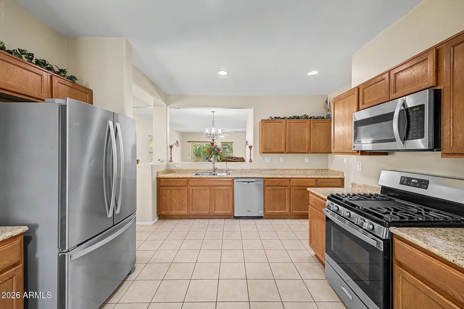 10800 W COTTONTAIL Lane, Peoria, AZ 85383 — photo 6 of 34