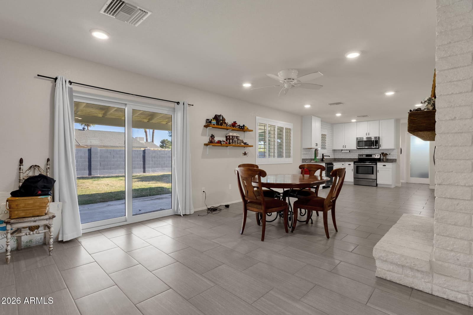 2325 E ENCANTO Street, Mesa, AZ 85213 — photo 10 of 35