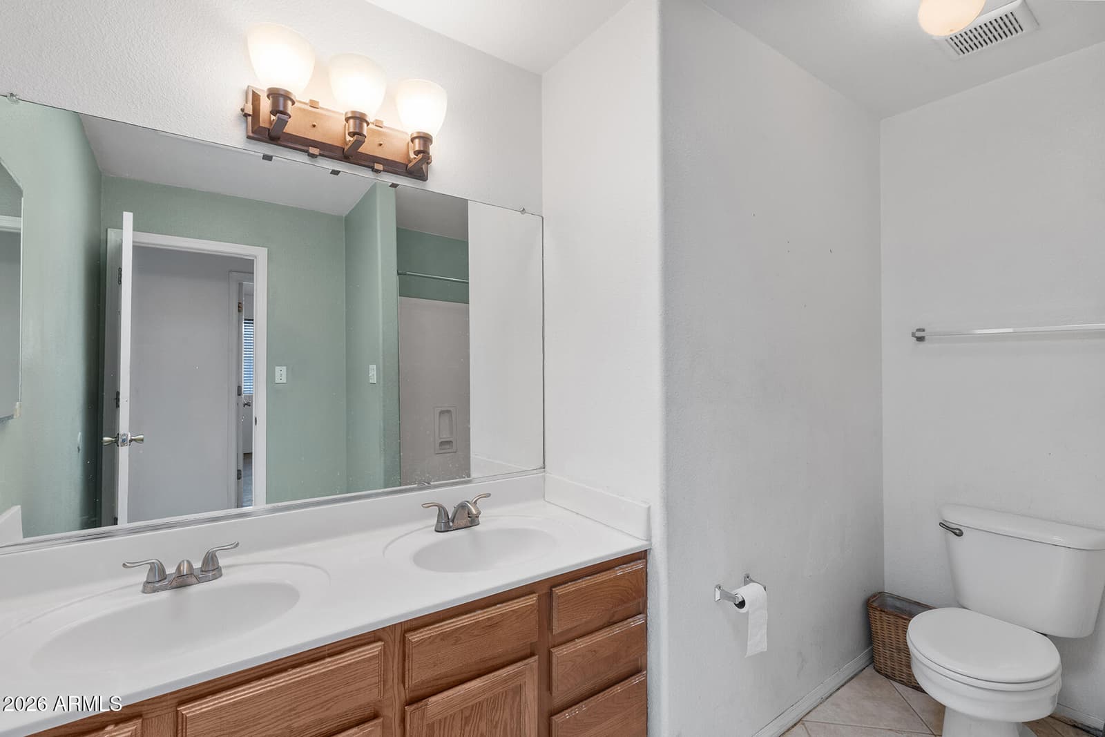 3626 W Shangri La Road, Phoenix, AZ 85029 — photo 10 of 33