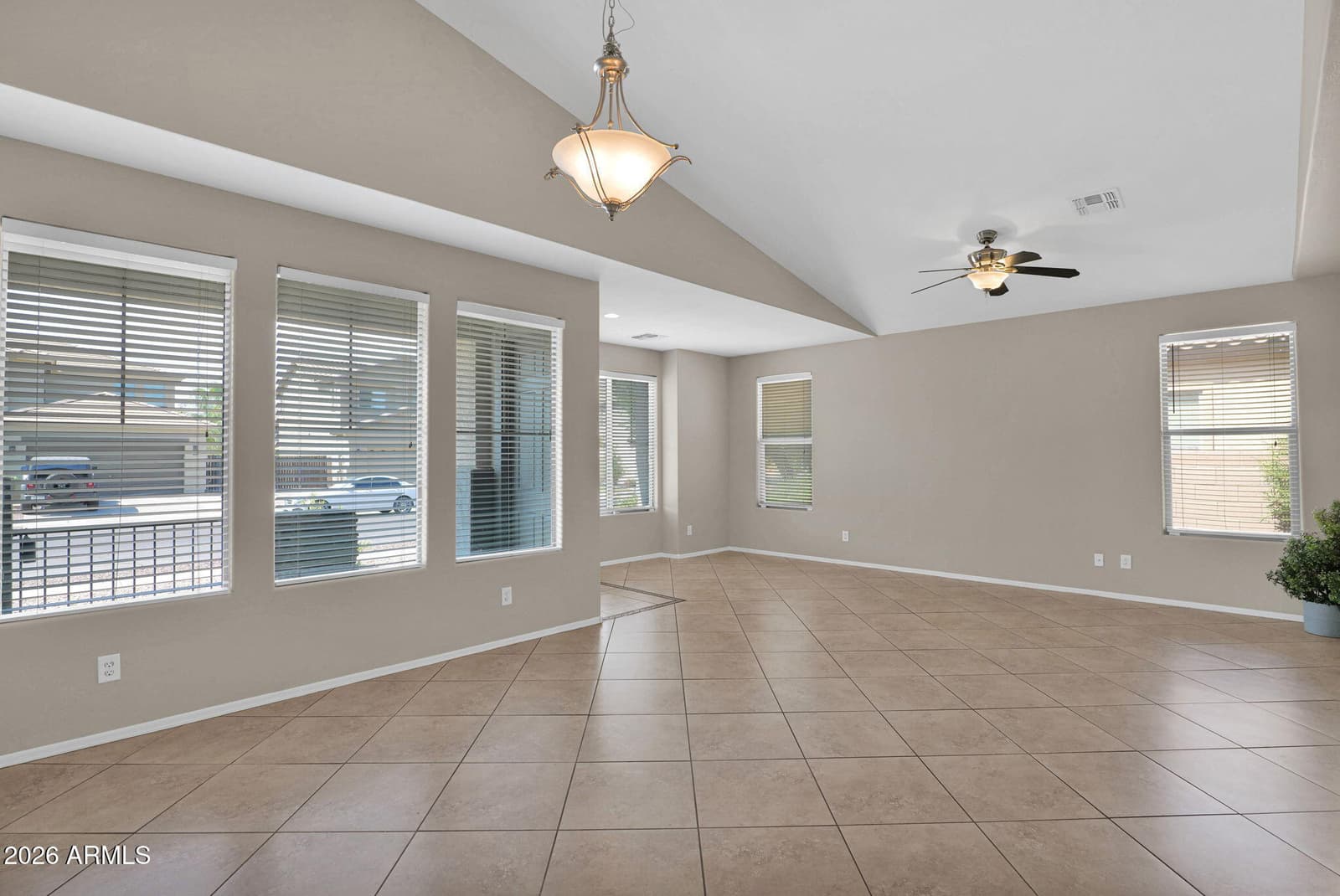 3570 E COCONINO Way, Gilbert, AZ 85298 — photo 4 of 40