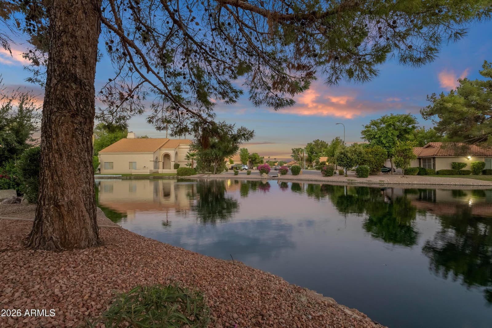 1517 S ASH Drive, Chandler, AZ 85286 — photo 9 of 77