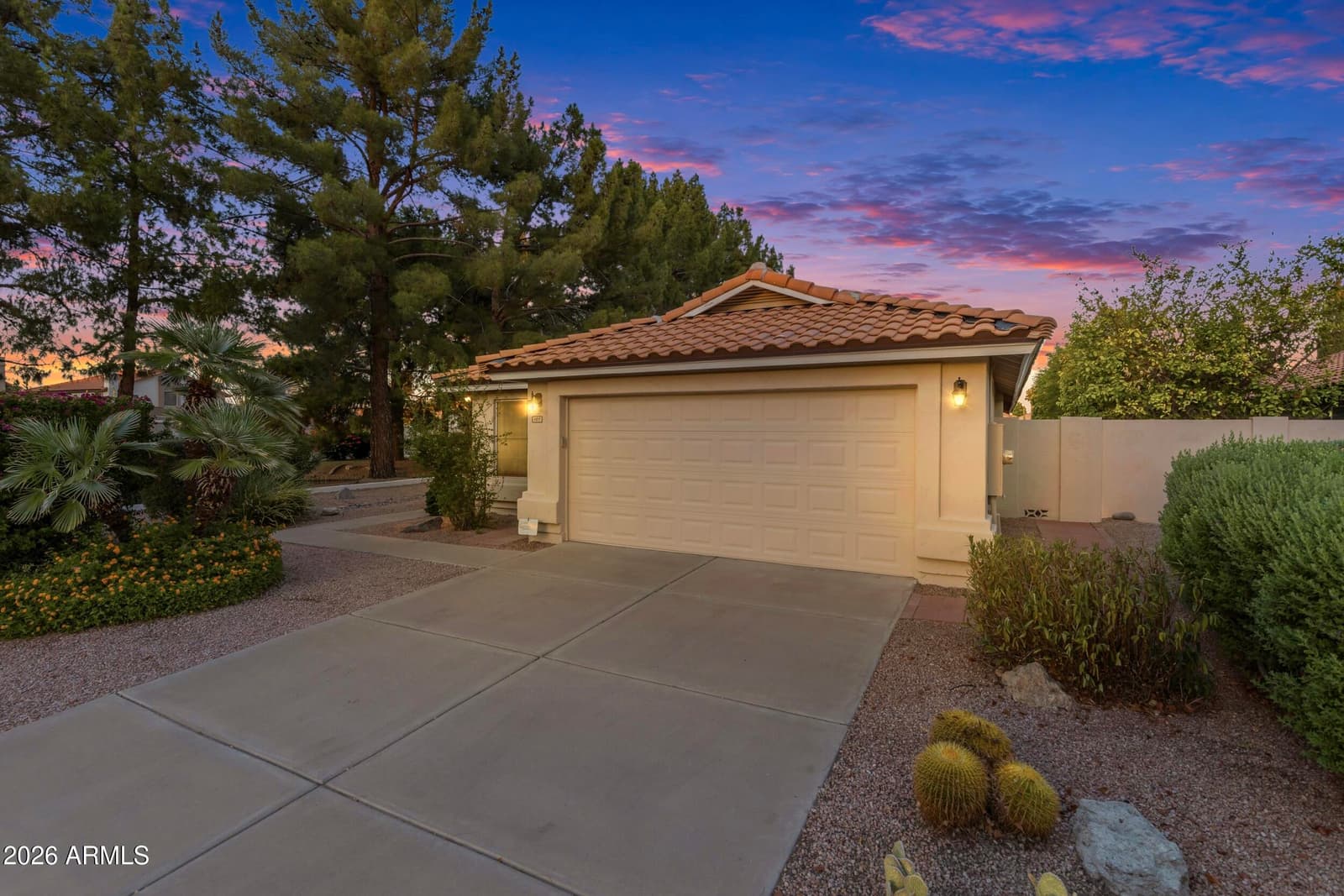 1517 S ASH Drive, Chandler, AZ 85286 — photo 3 of 77