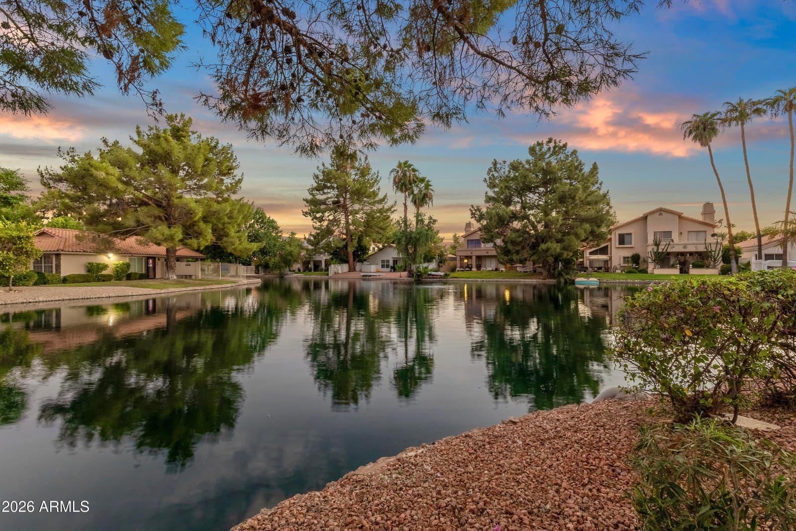 1517 S ASH Drive, Chandler, AZ 85286 — photo 10 of 77