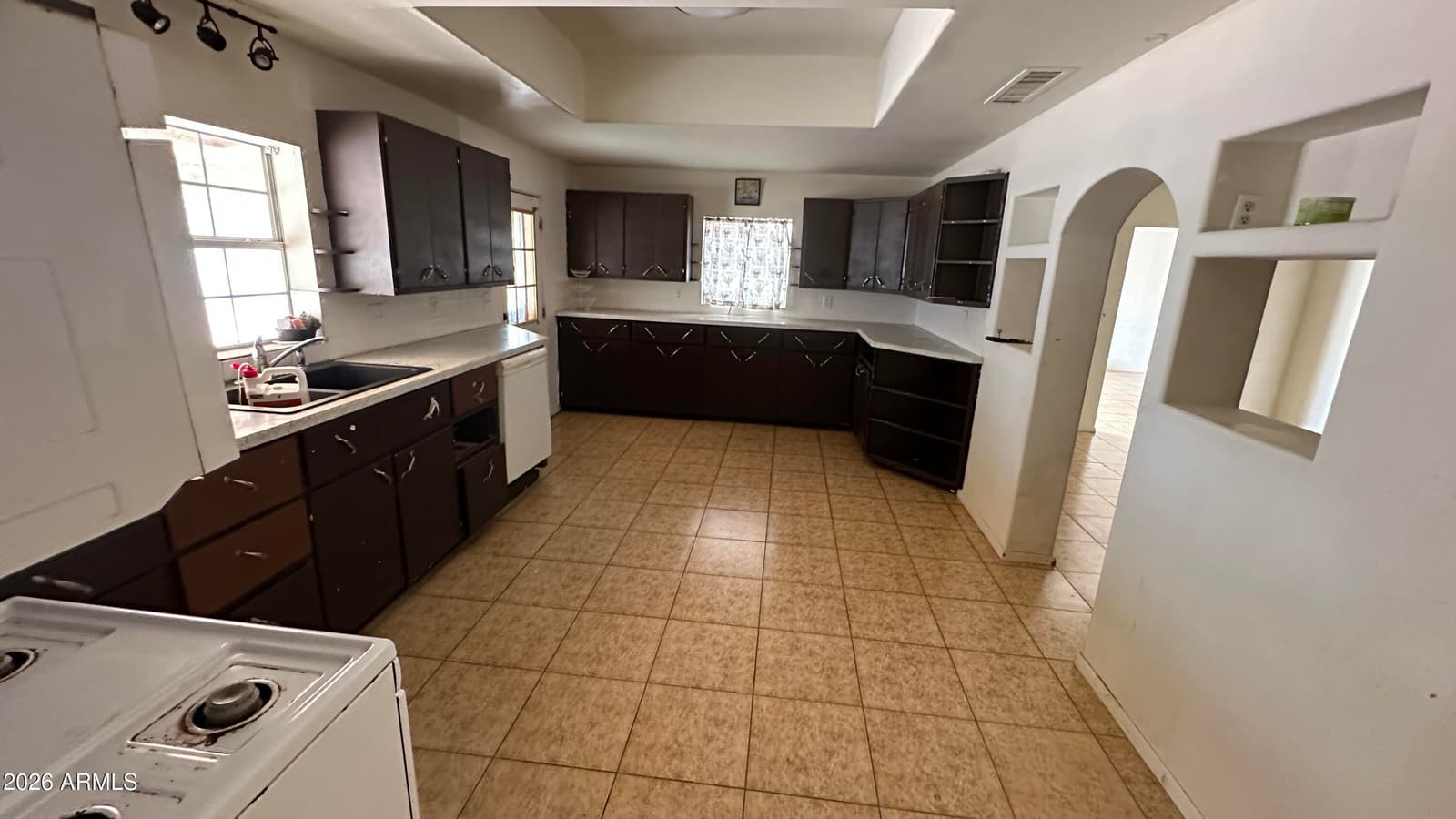 7230 N 37TH Avenue, Phoenix, AZ 85051 — photo 3 of 16