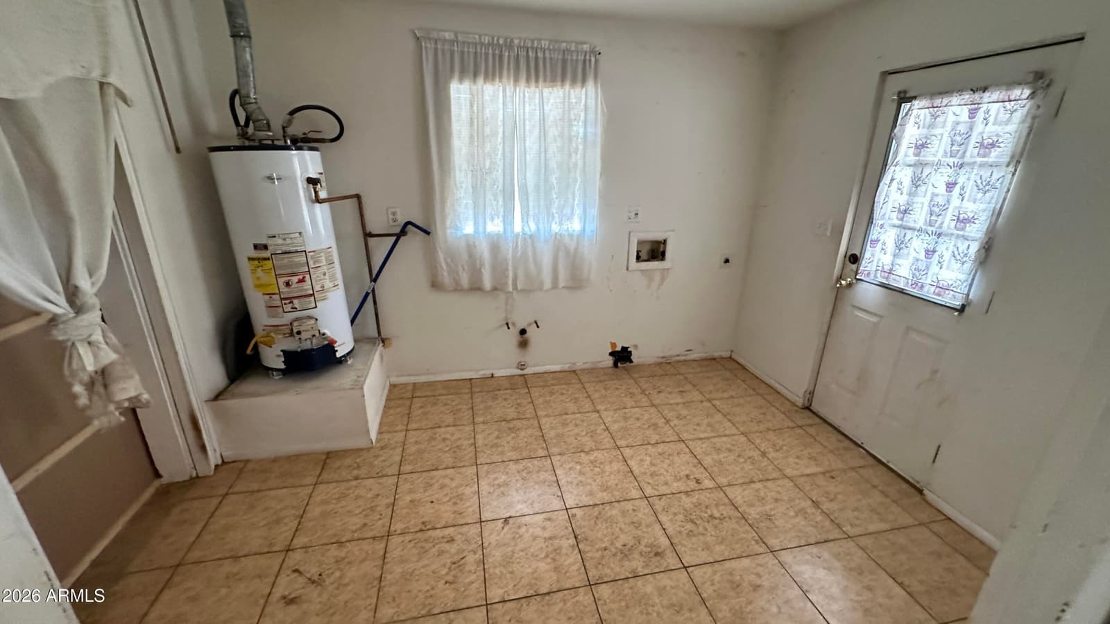 7230 N 37TH Avenue, Phoenix, AZ 85051 — photo 4 of 16
