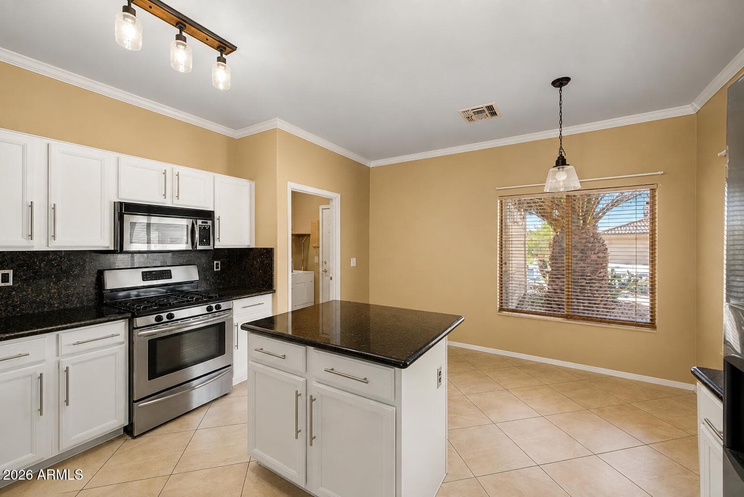 13264 W Edgemont Avenue, Goodyear, AZ 85395 — photo 7 of 18