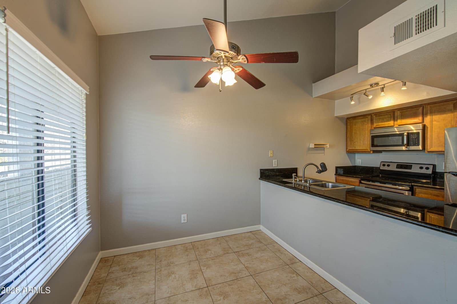 1241 N 48th Street 211, Phoenix, AZ 85008 — photo 8 of 31