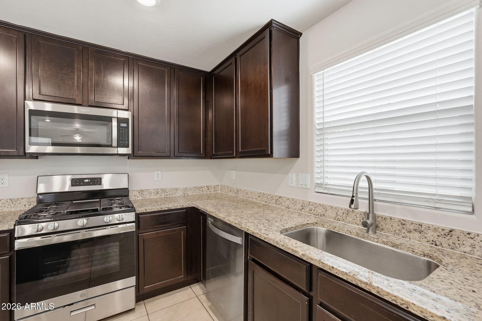 3921 S 82ND Drive, Phoenix, AZ 85043 — photo 14 of 36