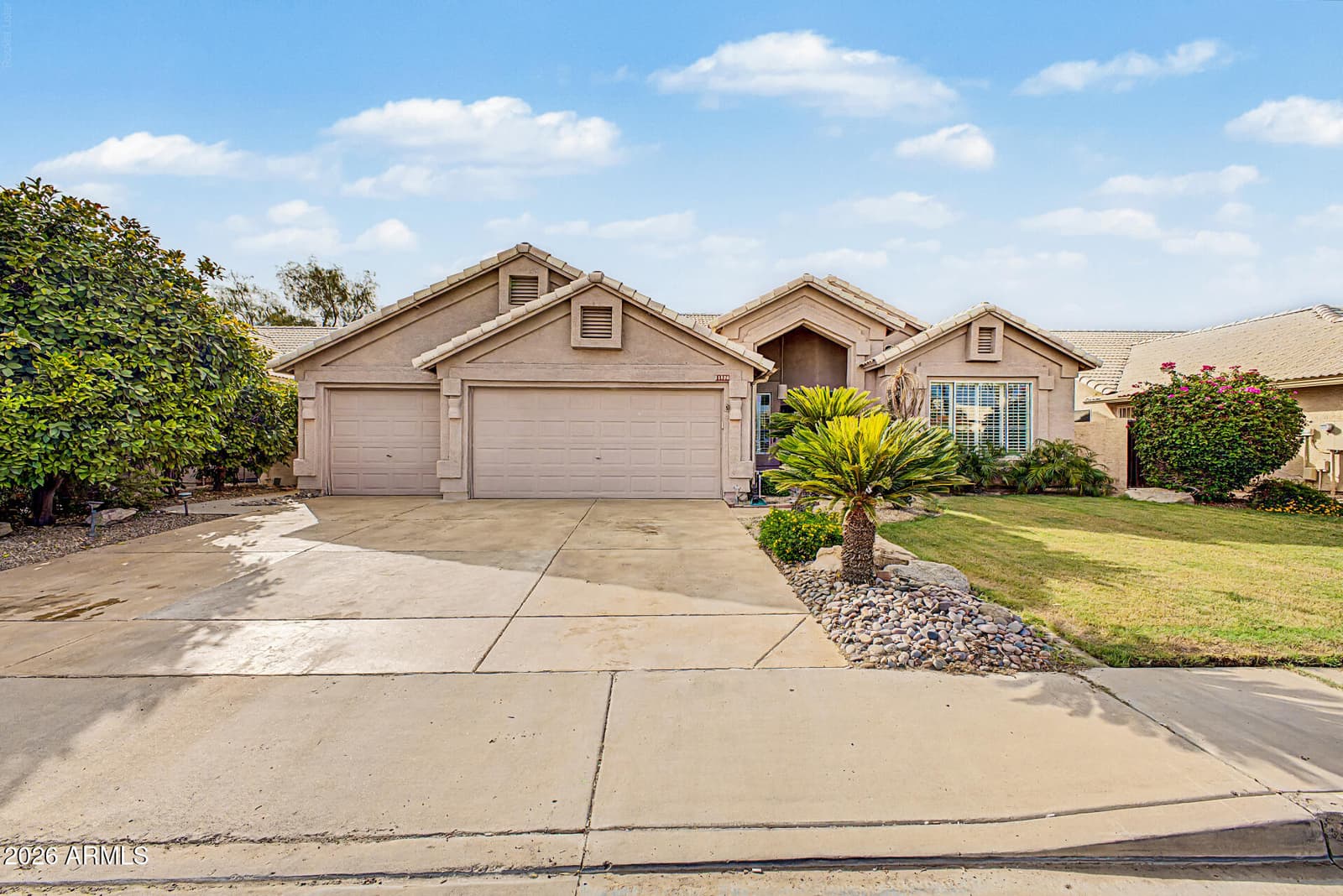 21096 N 64TH Avenue, Glendale, AZ 85308 — photo 1 of 38