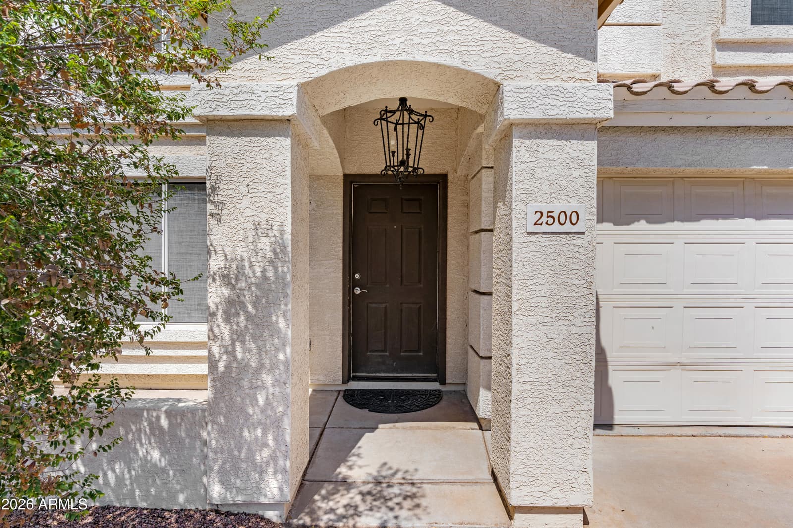 2500 E ORCHID Lane, Gilbert, AZ 85296 — photo 3 of 35
