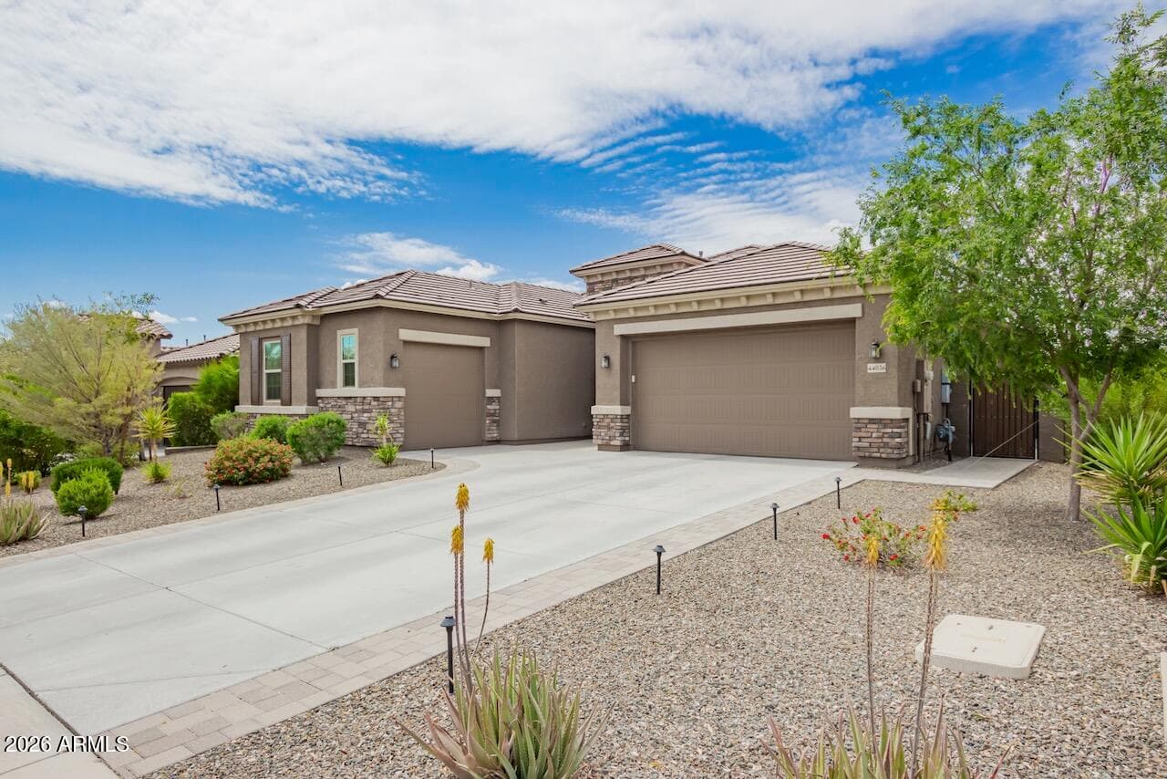 44036 N HUDSON Trail, New River, AZ 85087 — photo 7 of 35