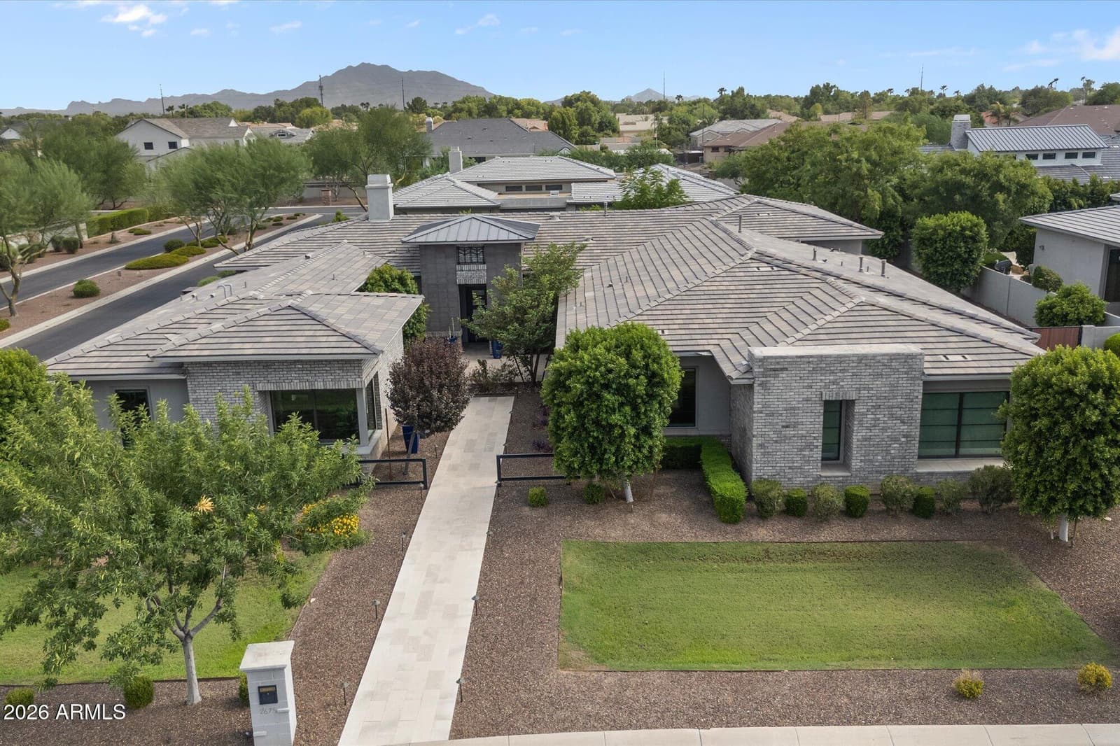 2675 E HUMMINGBIRD Way, Gilbert, AZ 85297 — photo 1 of 41