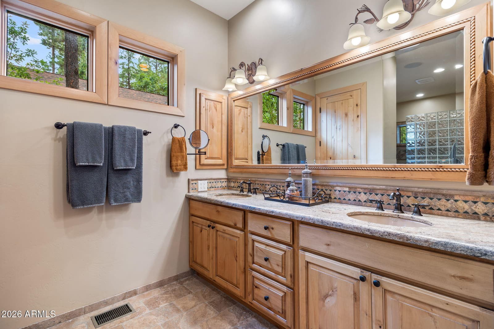 8829 Country Club Drive, Pinetop, AZ 85935 — photo 21 of 82