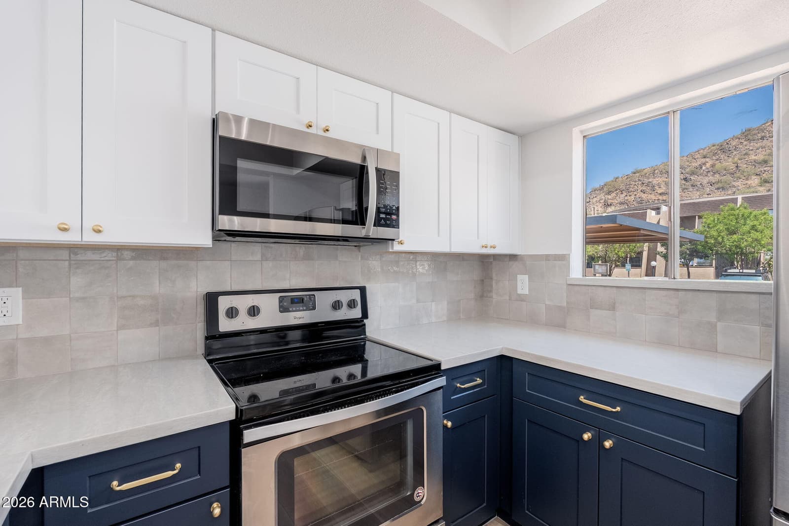 1601 W Sunnyside Drive 121, Phoenix, AZ 85029 — photo 2 of 36