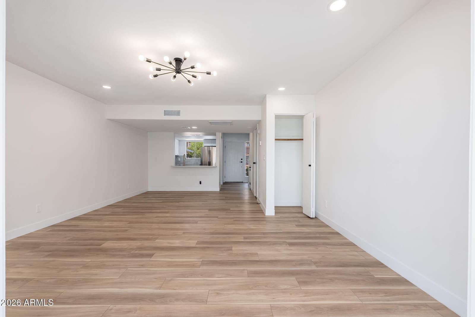 1601 W Sunnyside Drive 121, Phoenix, AZ 85029 — photo 13 of 36
